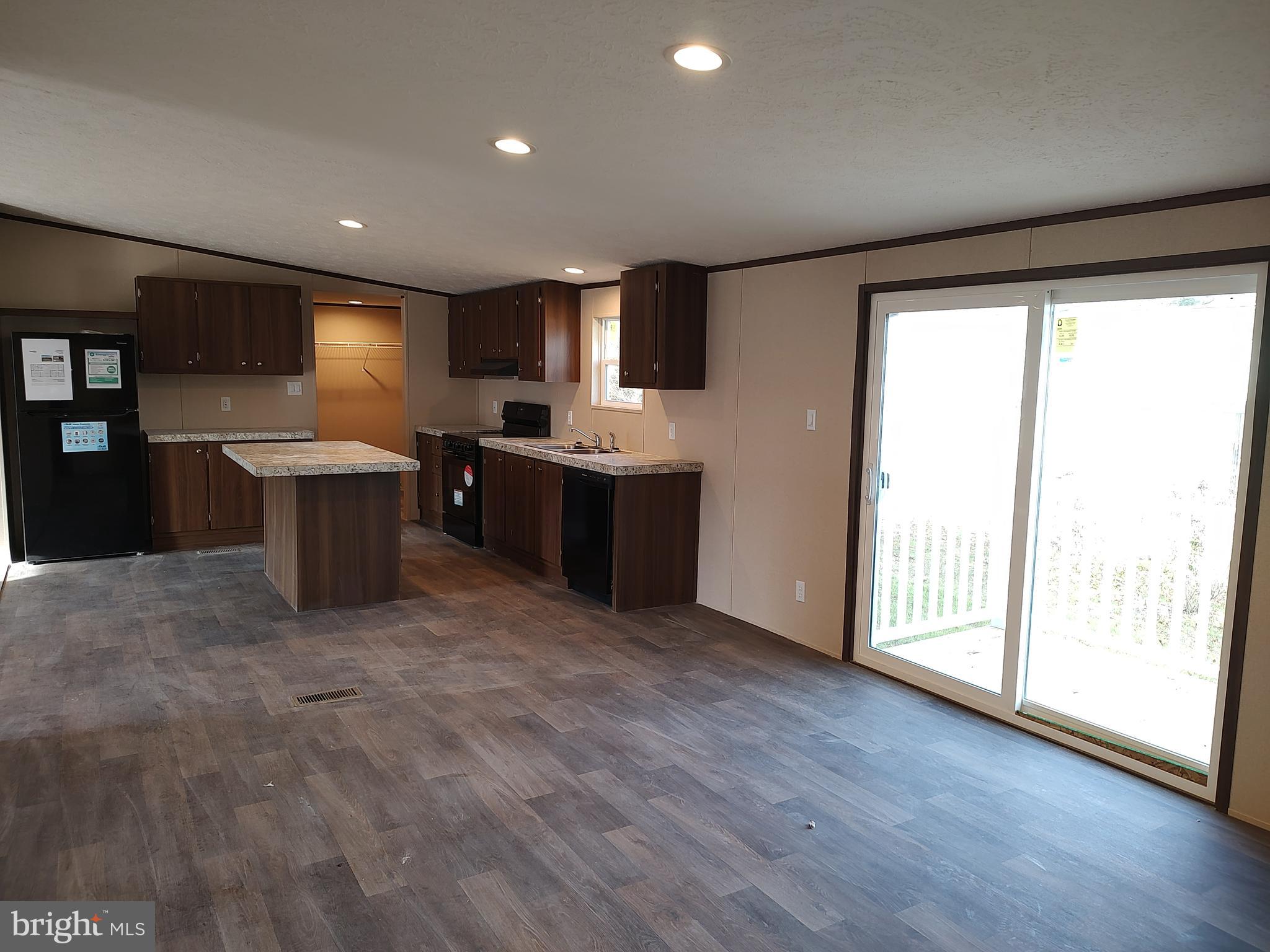 RIDGEWOOD MHP - Residential