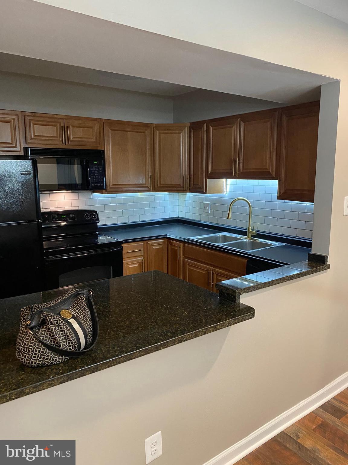 TREETOP - Residential Lease