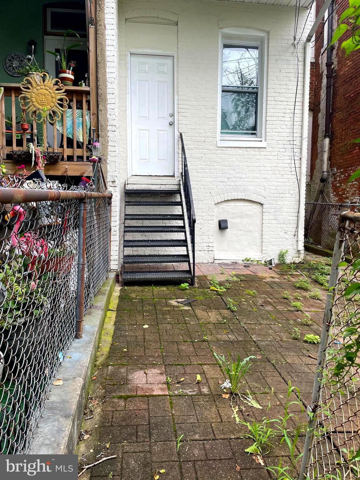 BROADWAY EAST - Residential