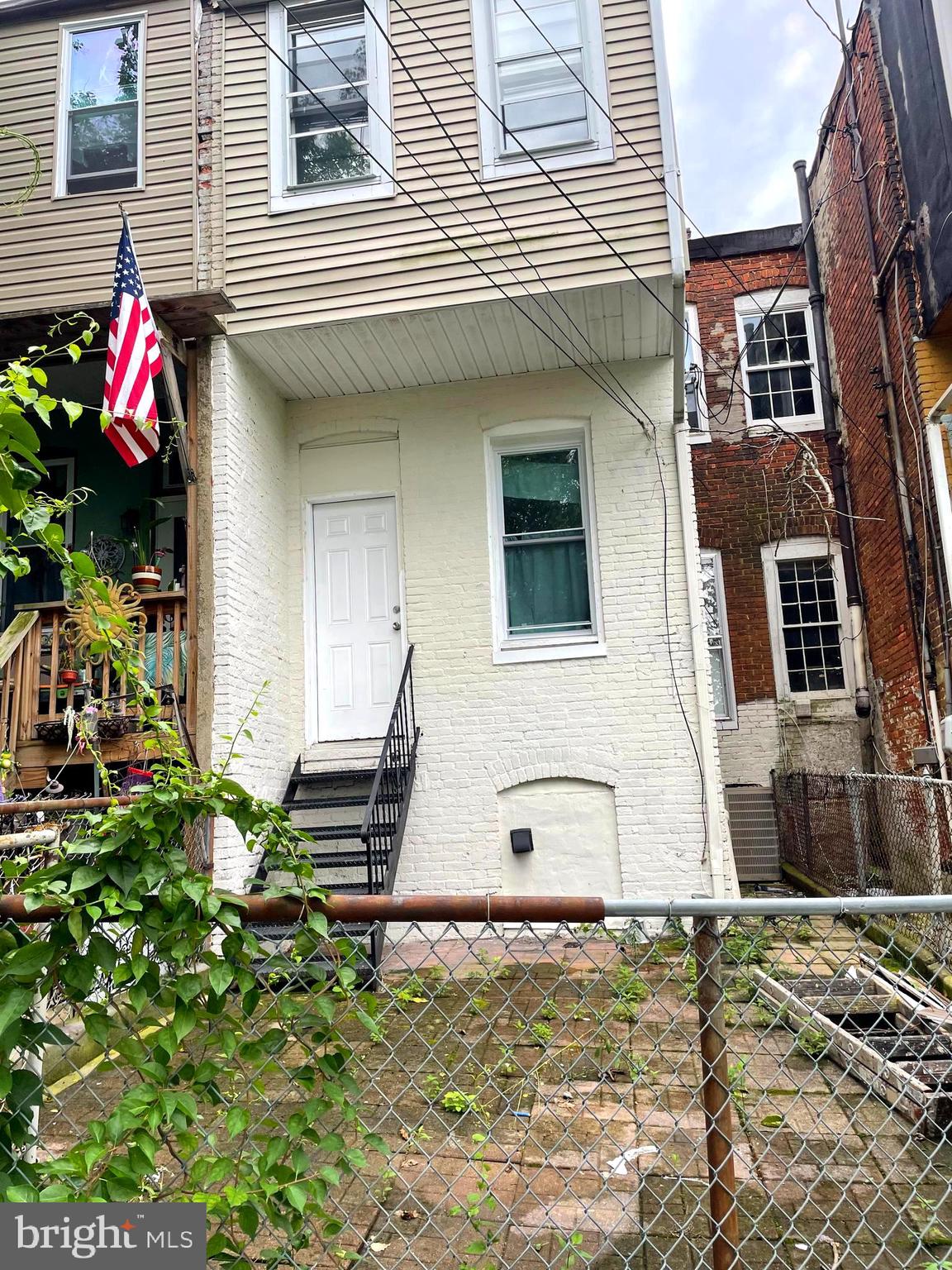 BROADWAY EAST - Residential