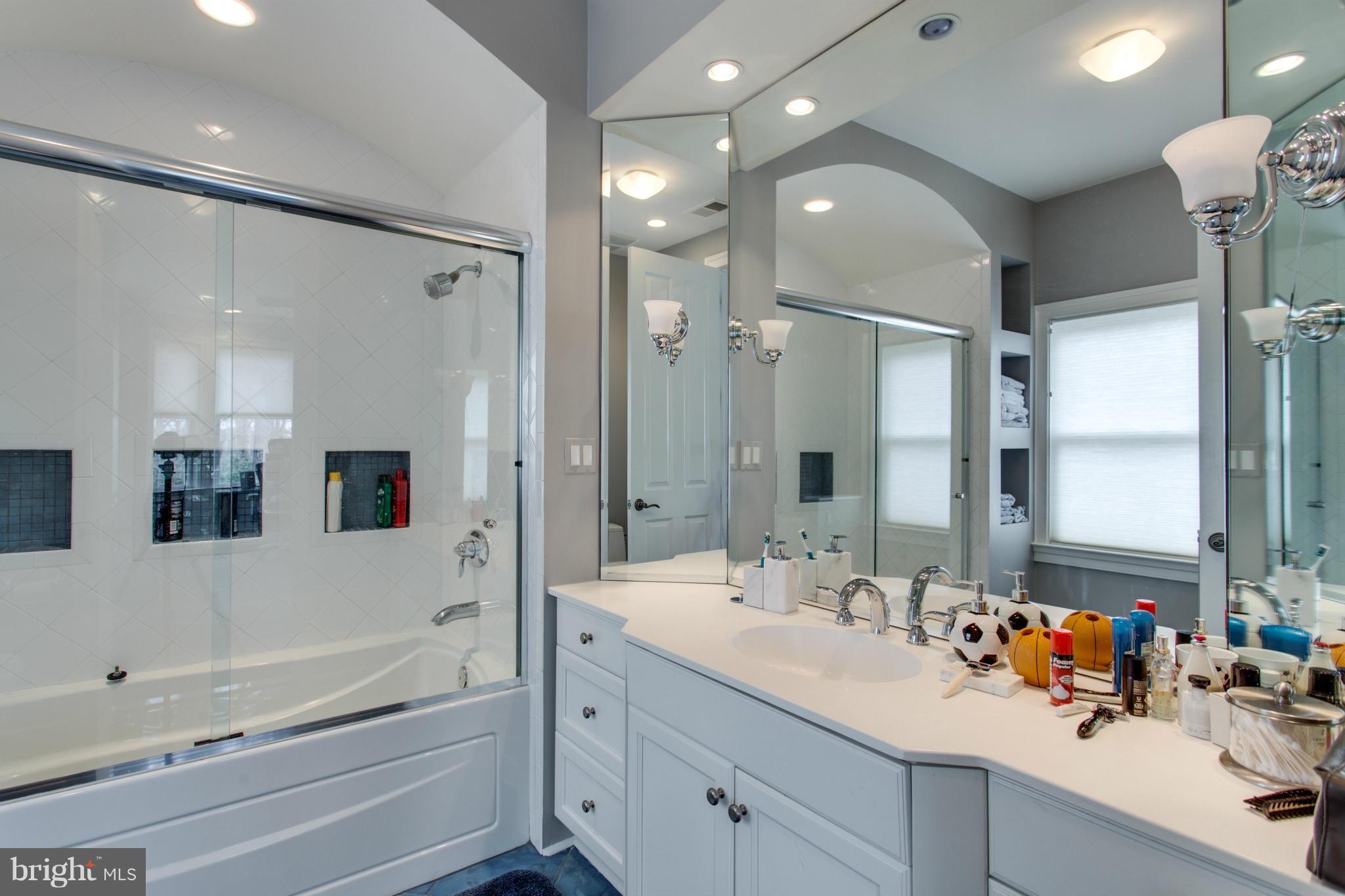 WINDY HILL - Residential