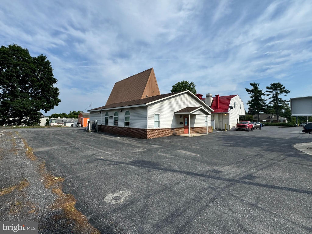 Photo of 9 Eisenhower Boulevard, LANCASTER, PA 17603 (MLS # PALA2089940)
