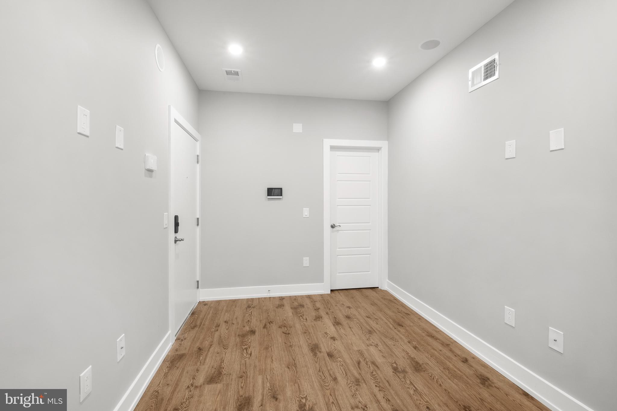 WEST KENSINGTON - Residential