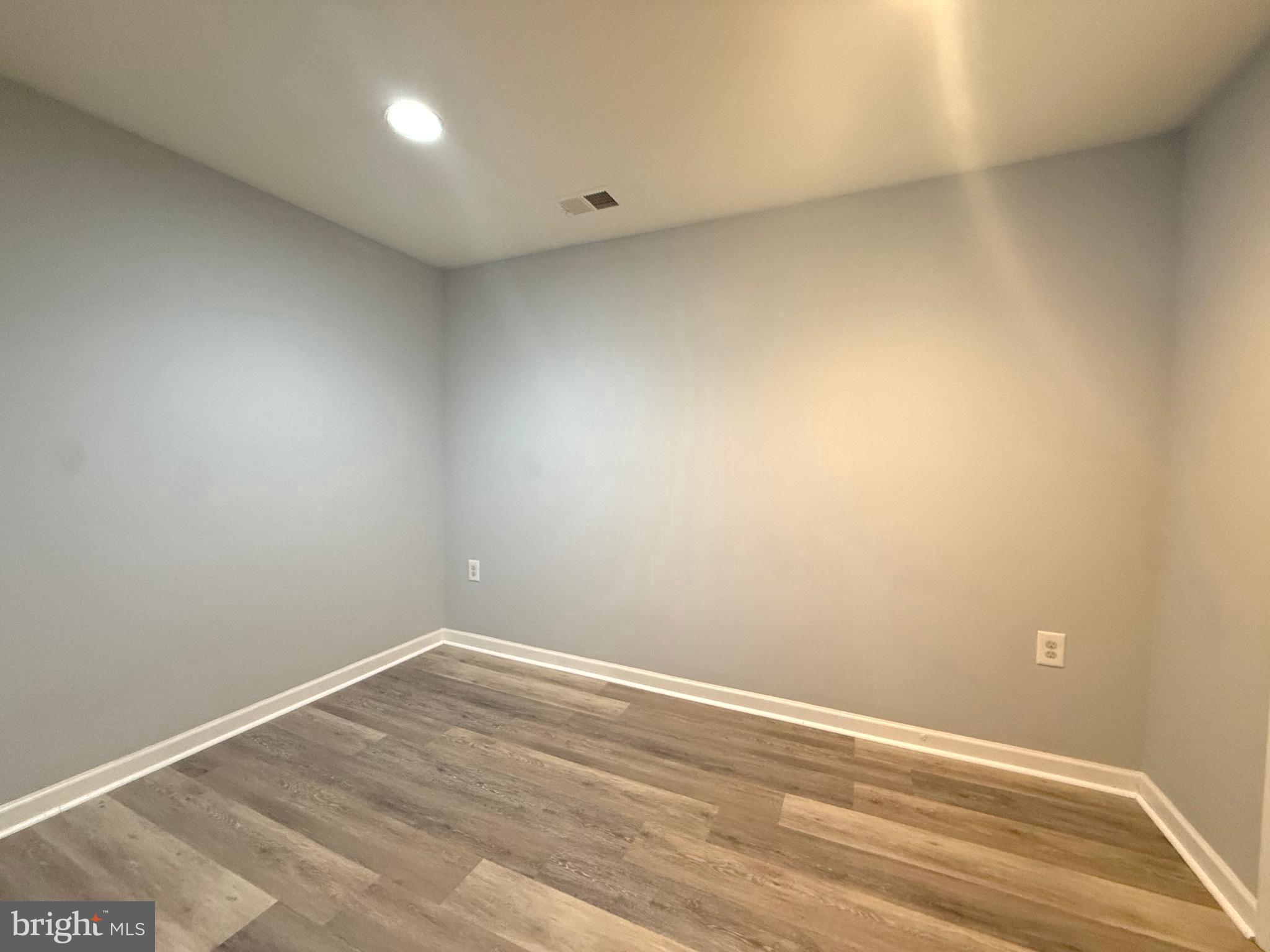 RIVERSIDE VILLAGES - Residential Lease