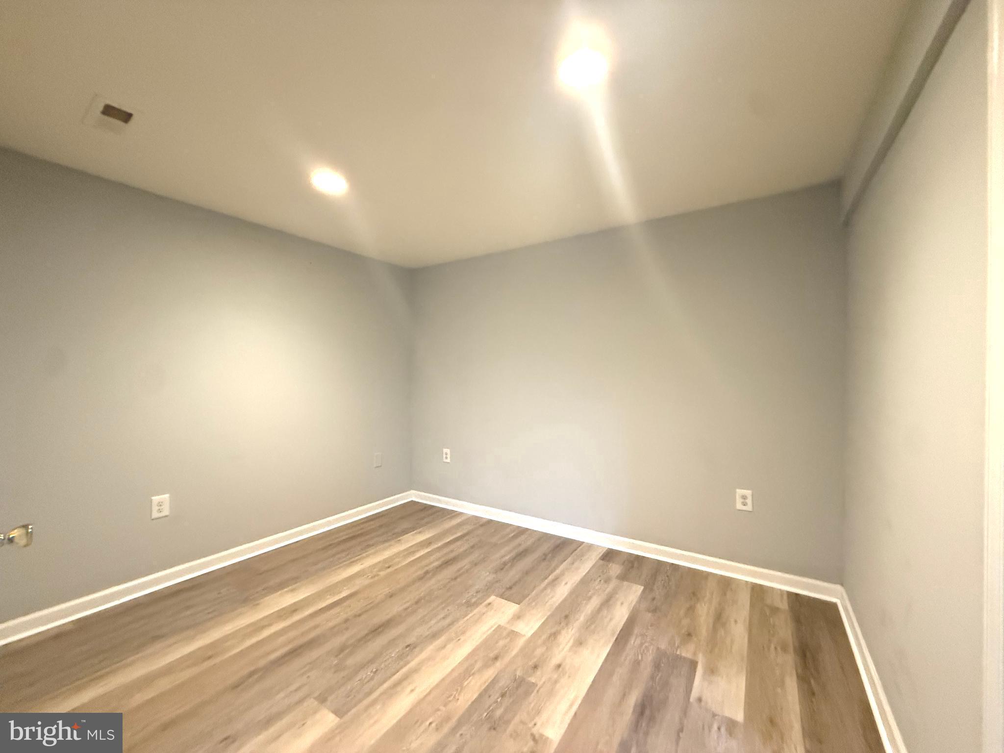 RIVERSIDE VILLAGES - Residential Lease