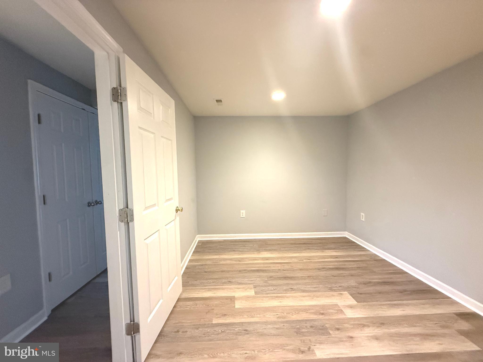 RIVERSIDE VILLAGES - Residential Lease