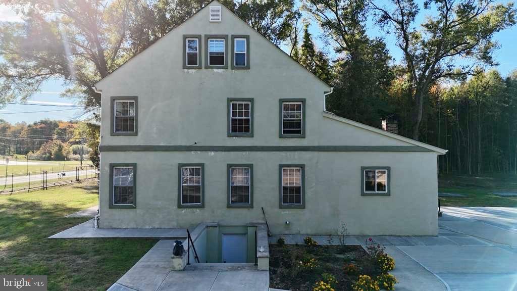 141 ARNEYS MOUNT ROAD