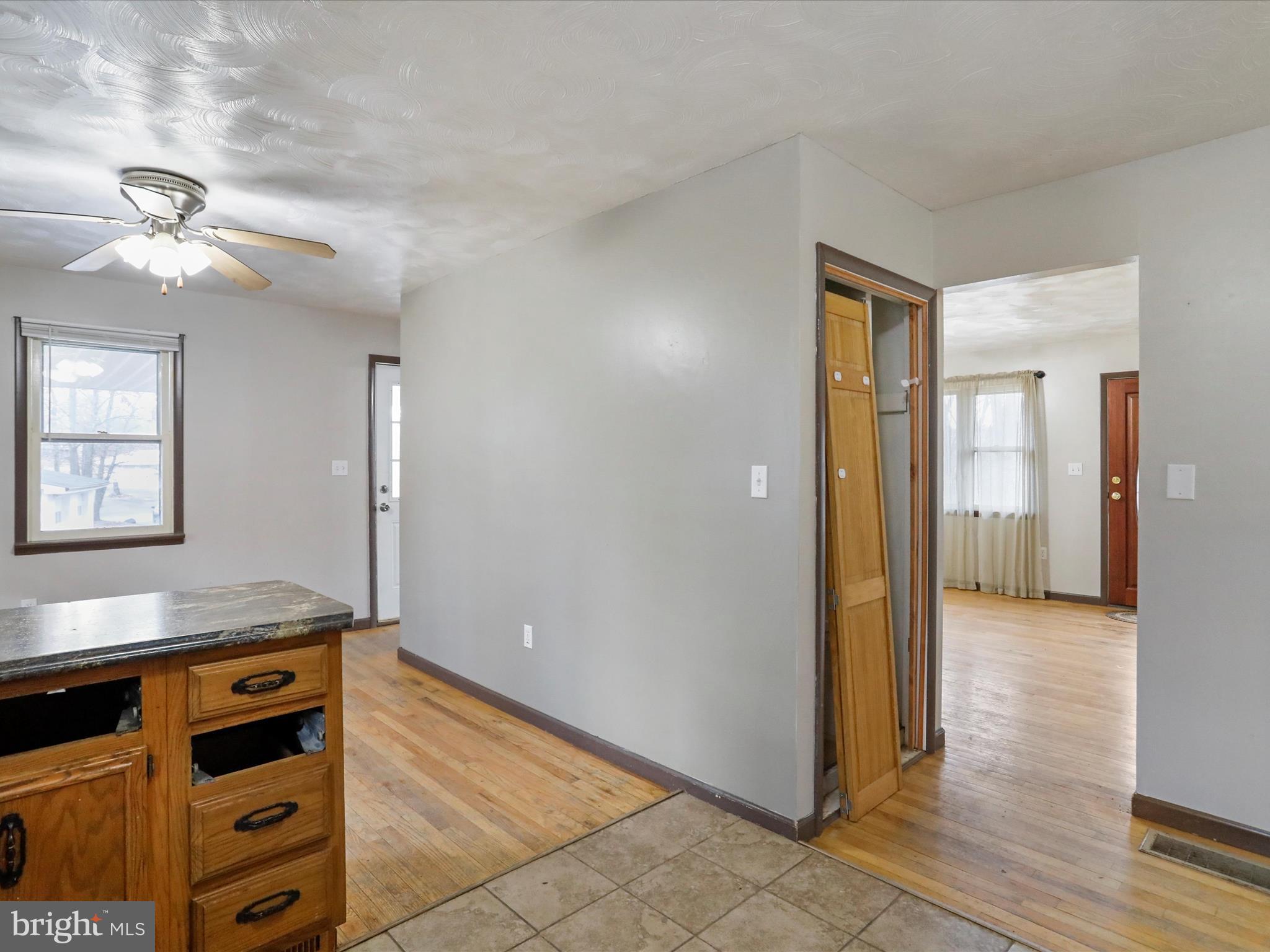 HORSESHOE RUN ROAD - Residential