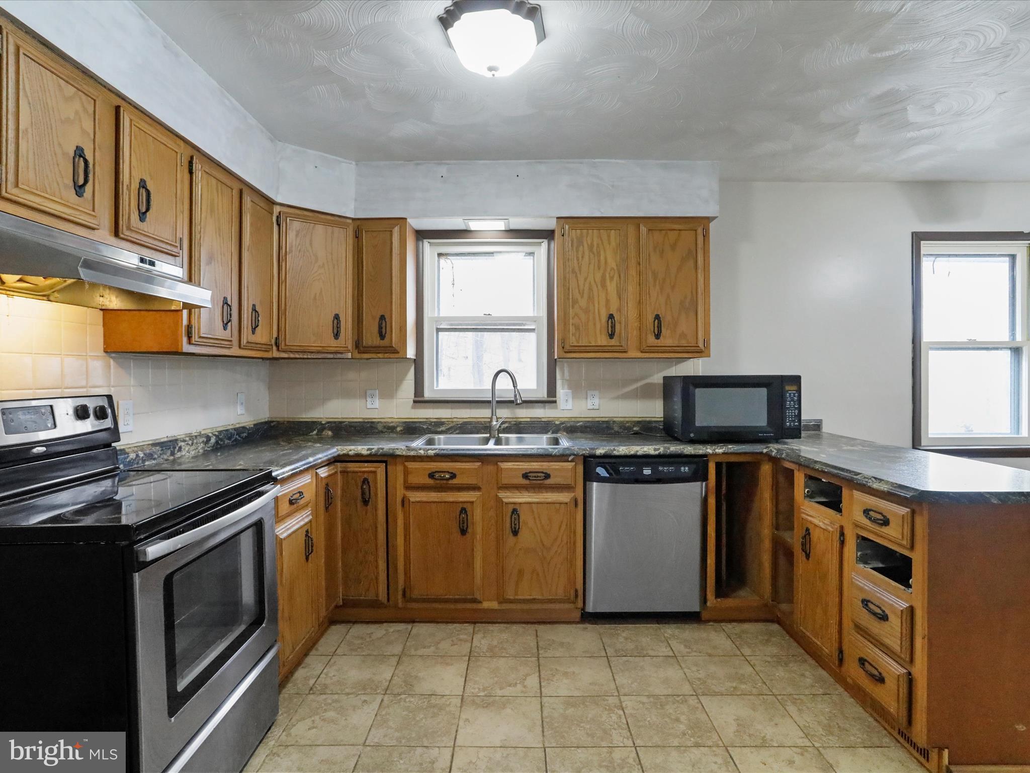 HORSESHOE RUN ROAD - Residential