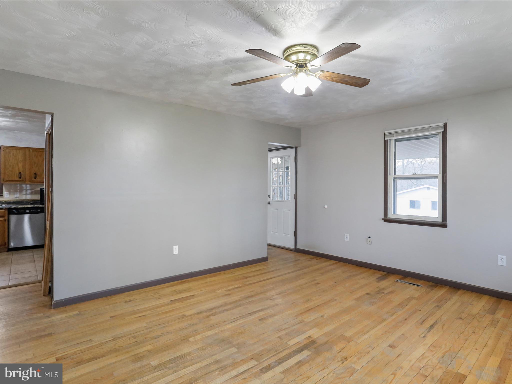 HORSESHOE RUN ROAD - Residential