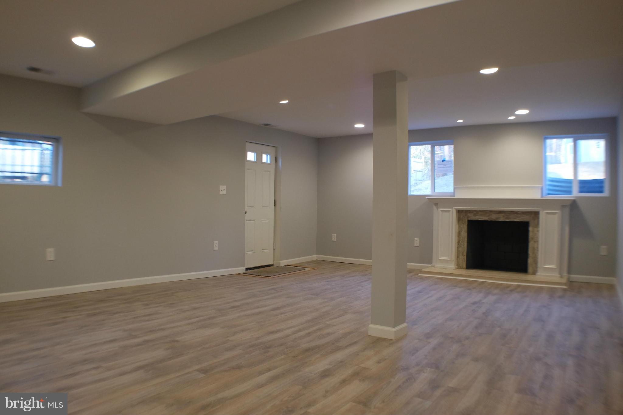 BERRY LANE - Residential