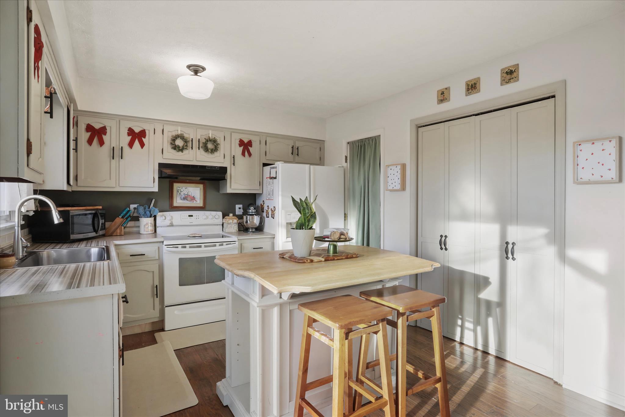 FREDERICKTOWNE TOWNHOUSE - Residential