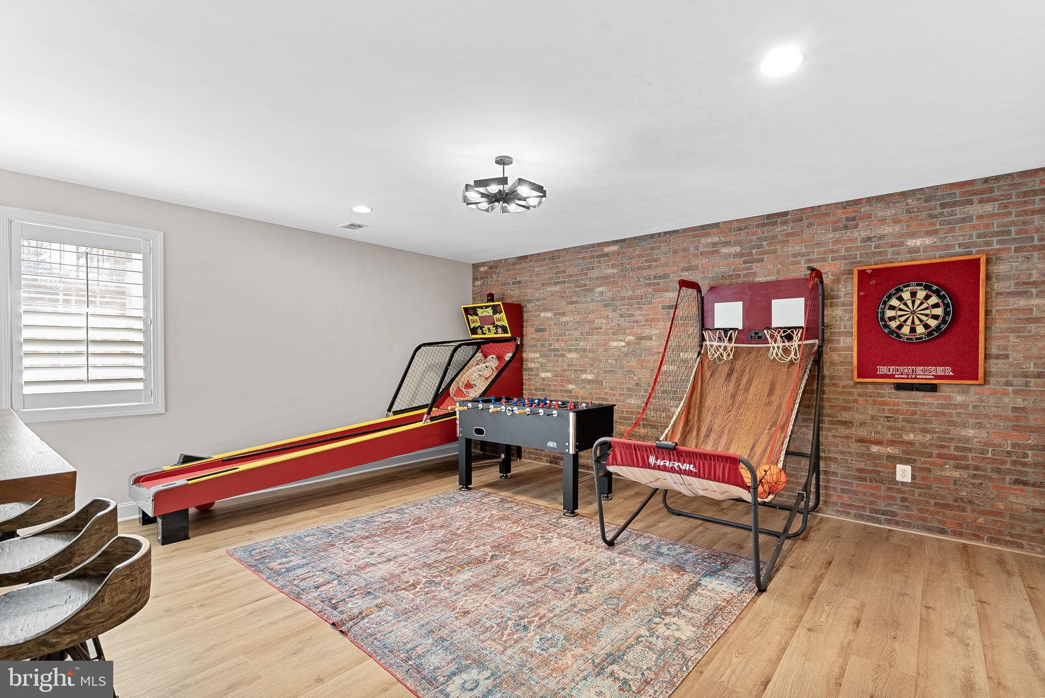 VILLAGE OF WAXPOOL - Residential