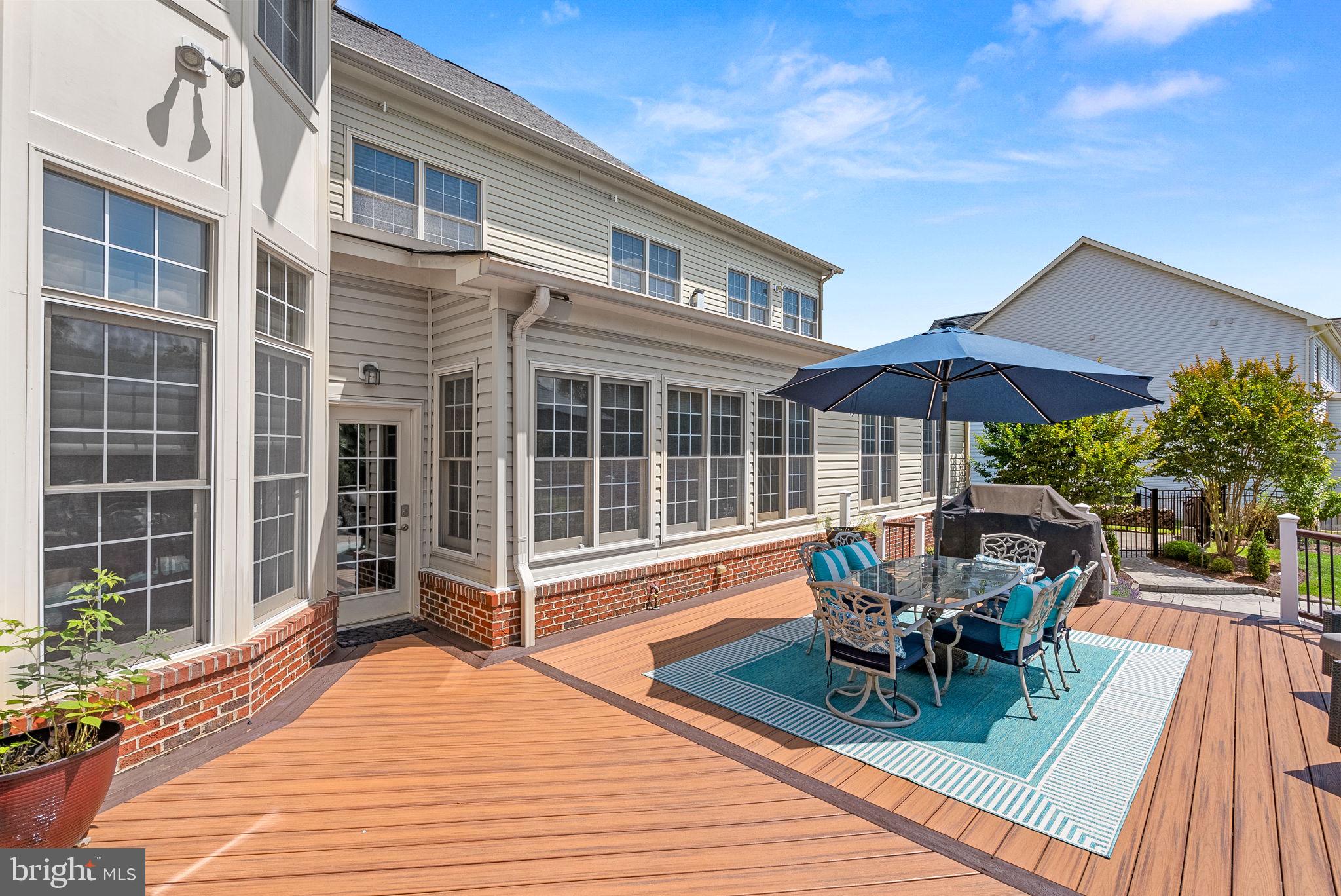 VILLAGE OF WAXPOOL - Residential