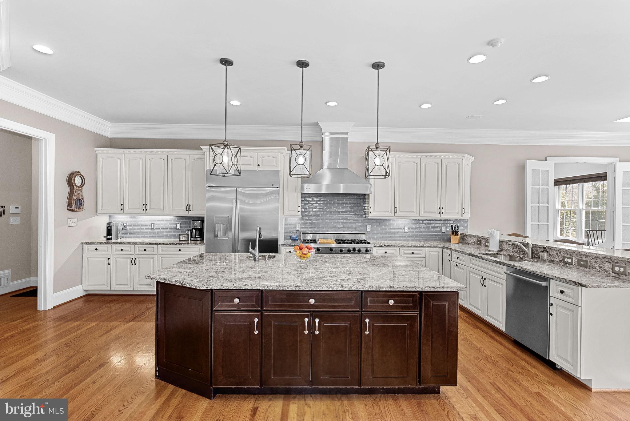 VILLAGE OF WAXPOOL - Residential