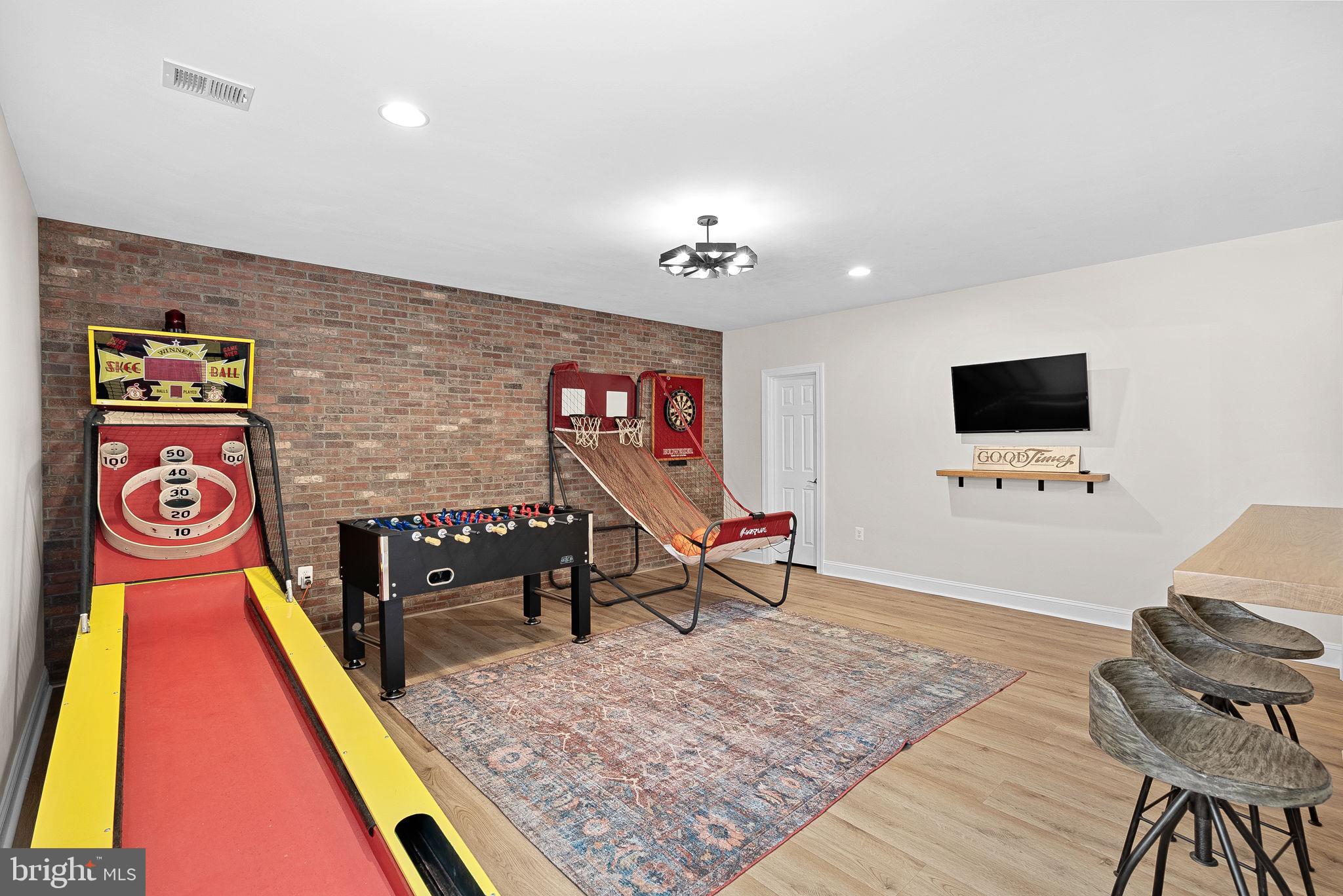 VILLAGE OF WAXPOOL - Residential