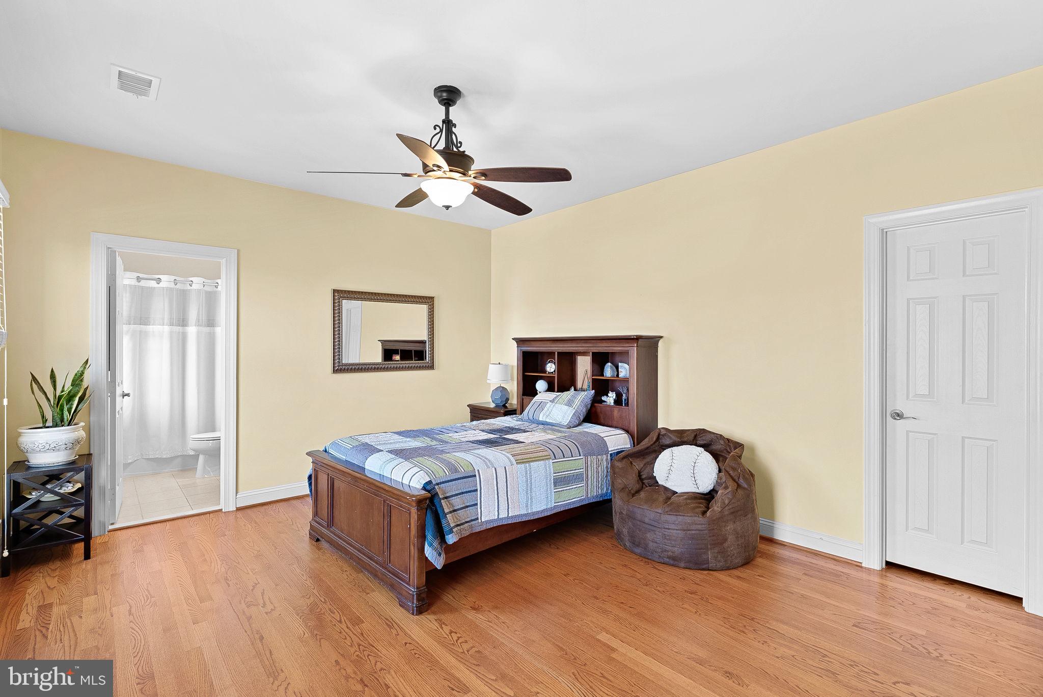 VILLAGE OF WAXPOOL - Residential