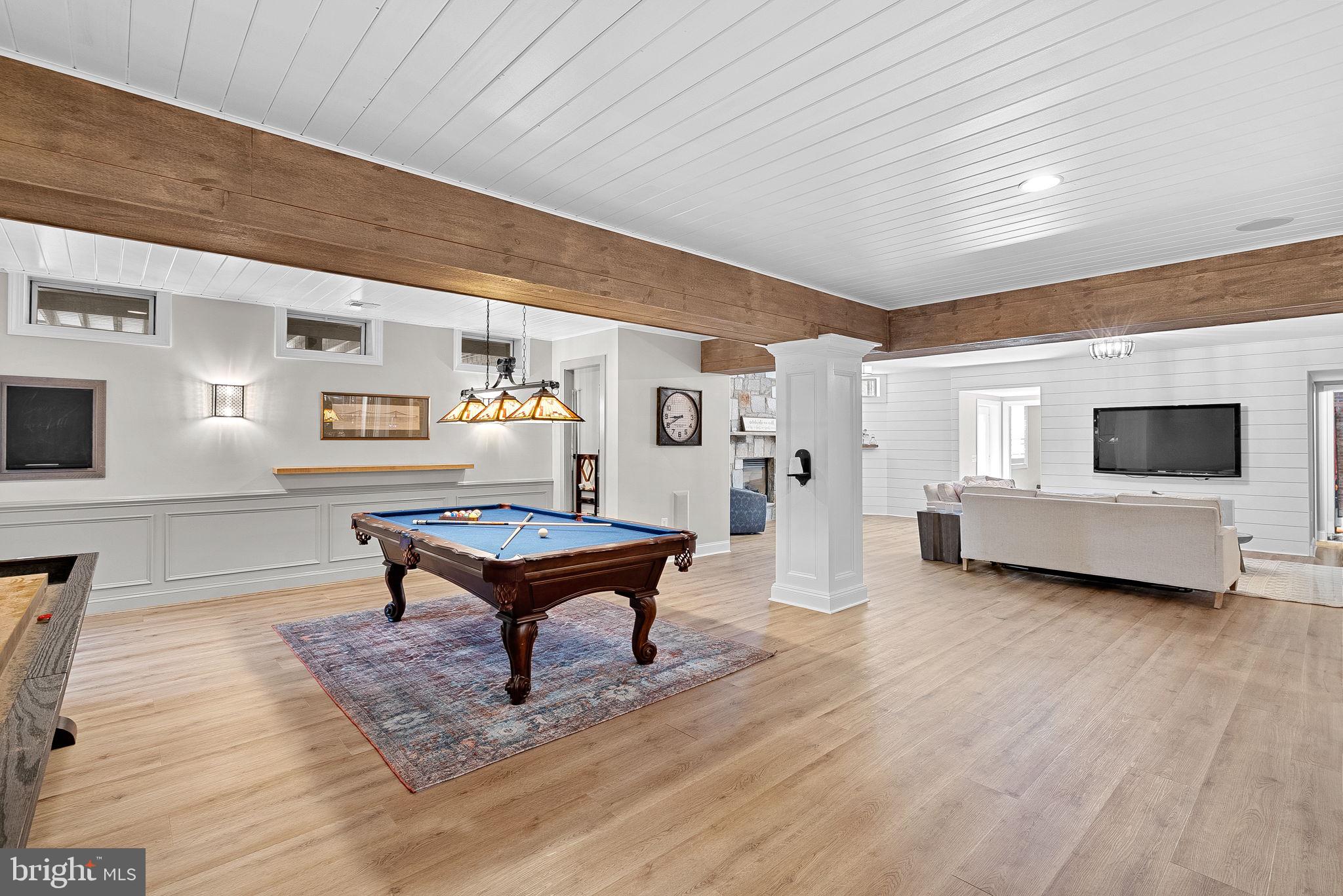 VILLAGE OF WAXPOOL - Residential