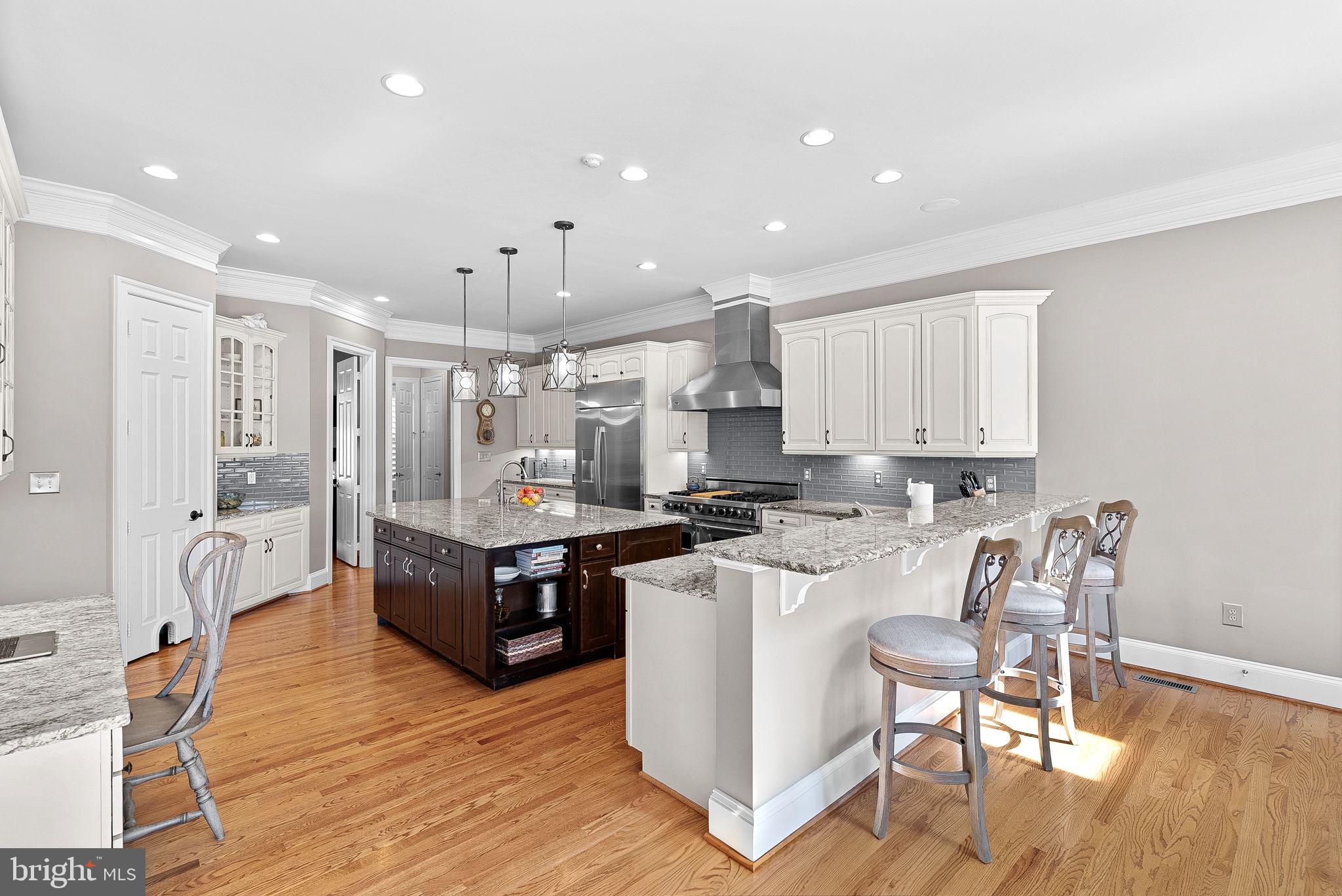 VILLAGE OF WAXPOOL - Residential