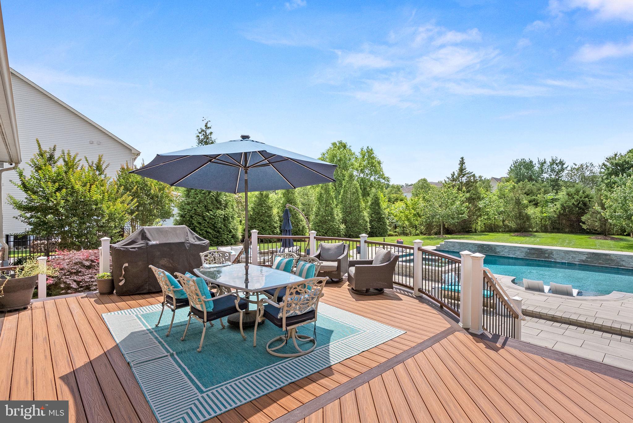 VILLAGE OF WAXPOOL - Residential