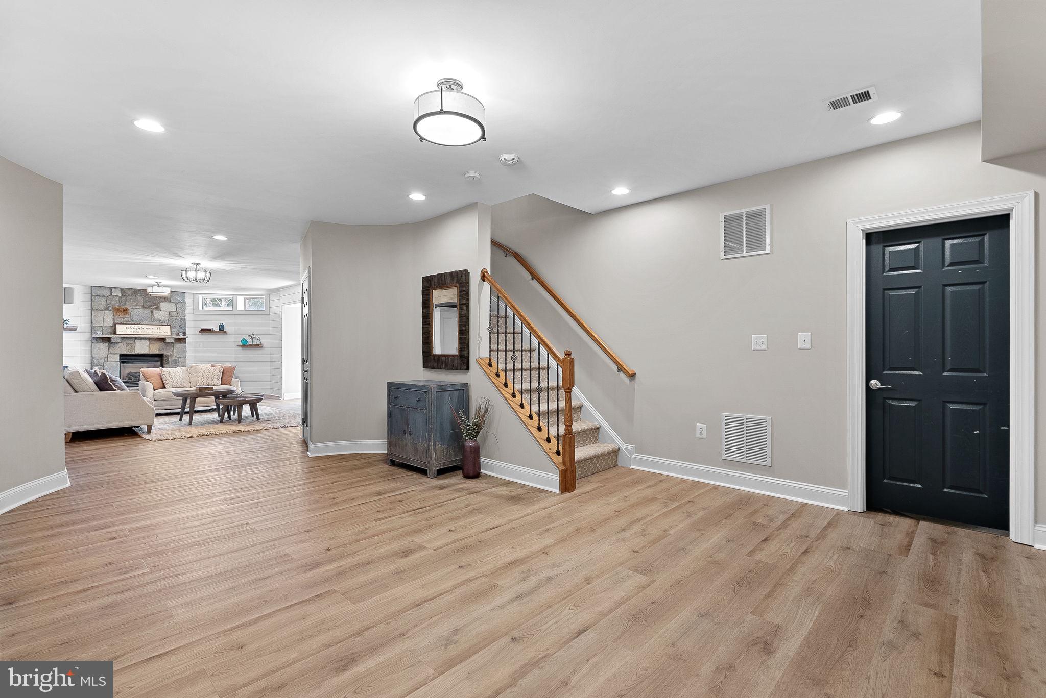 VILLAGE OF WAXPOOL - Residential