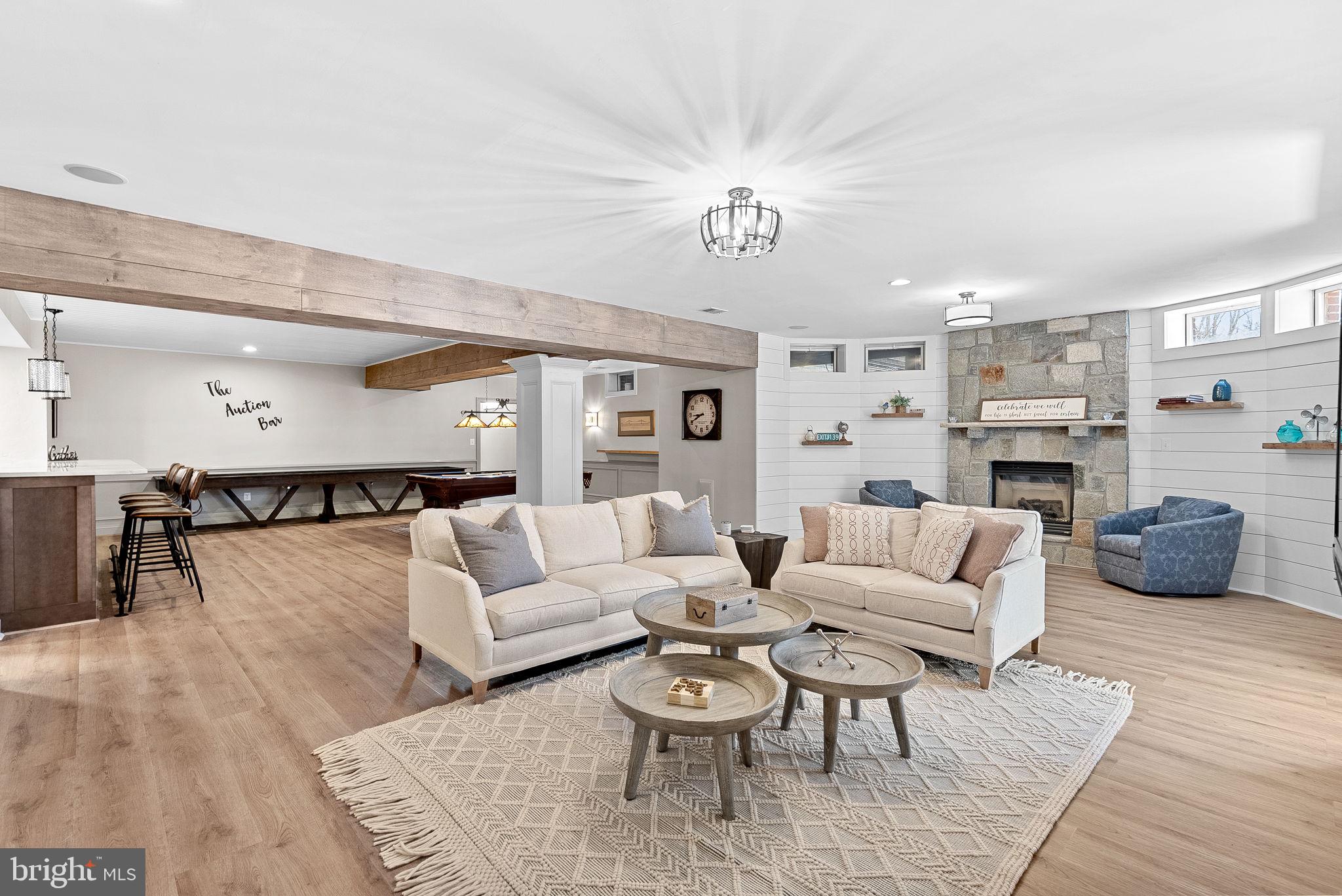 VILLAGE OF WAXPOOL - Residential