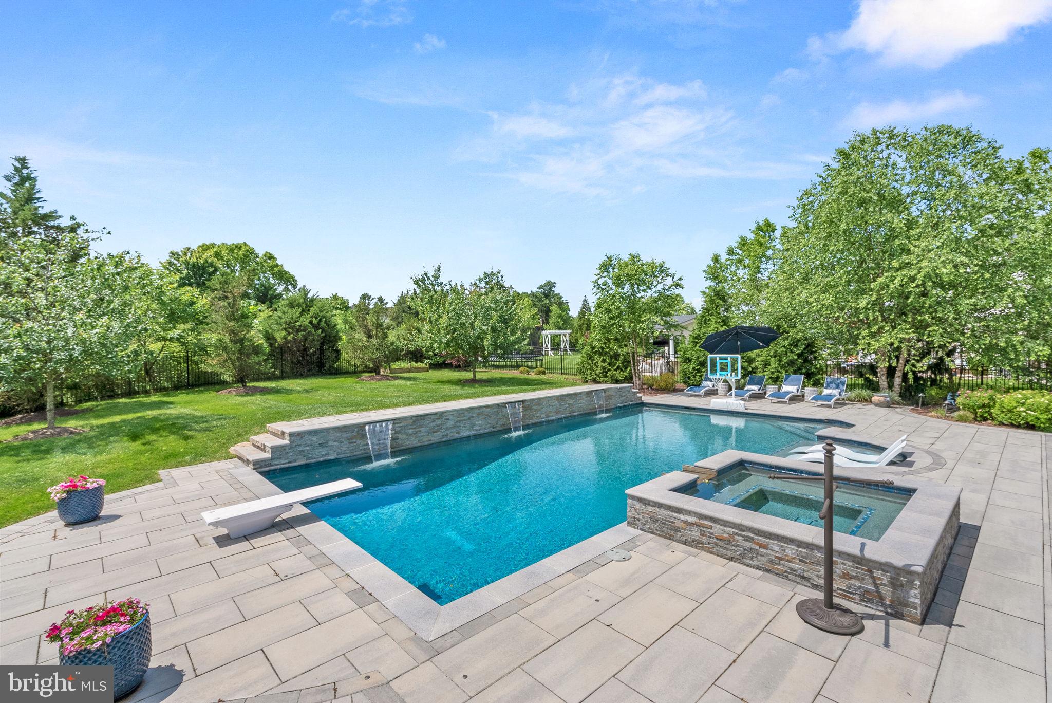 VILLAGE OF WAXPOOL - Residential