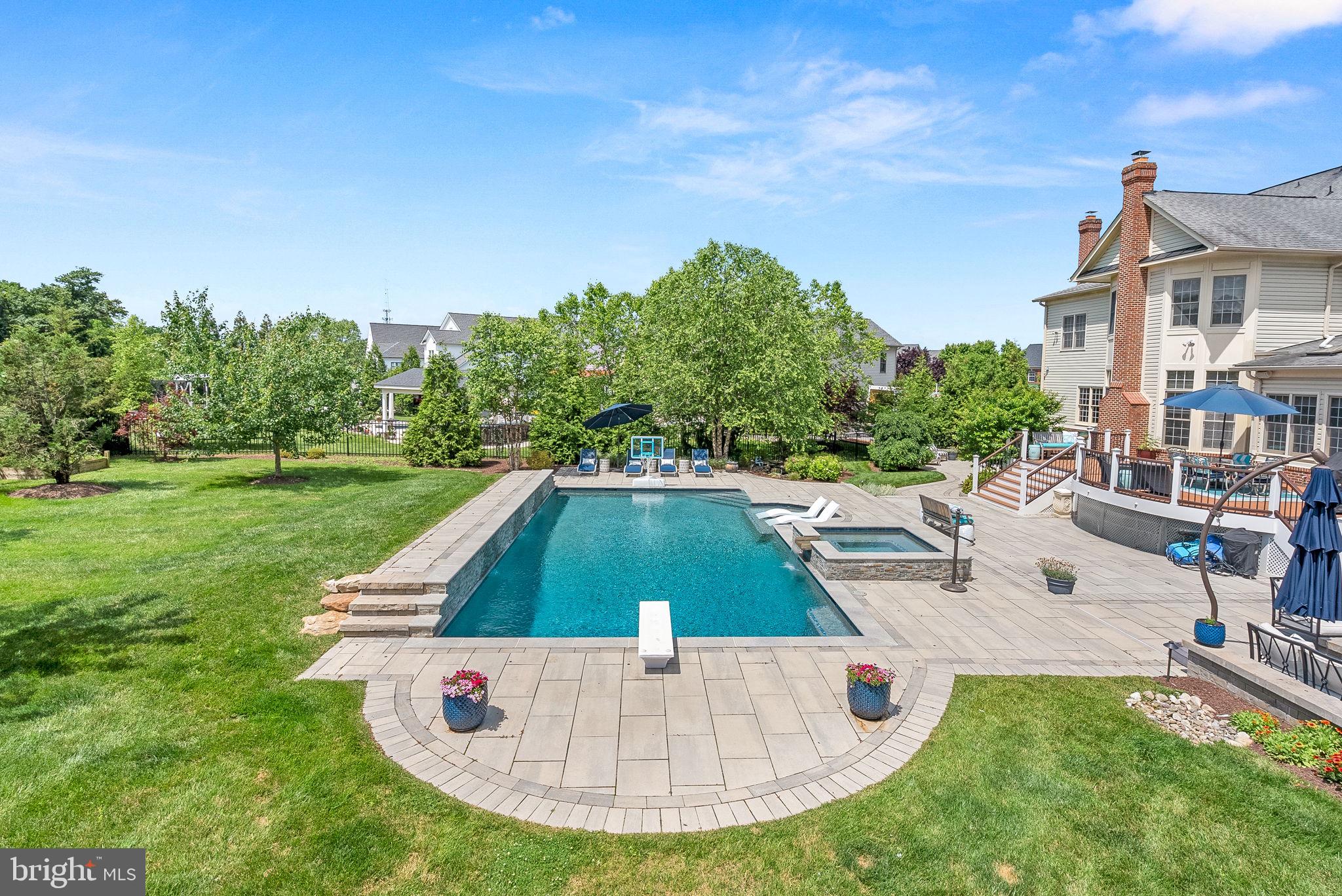 VILLAGE OF WAXPOOL - Residential