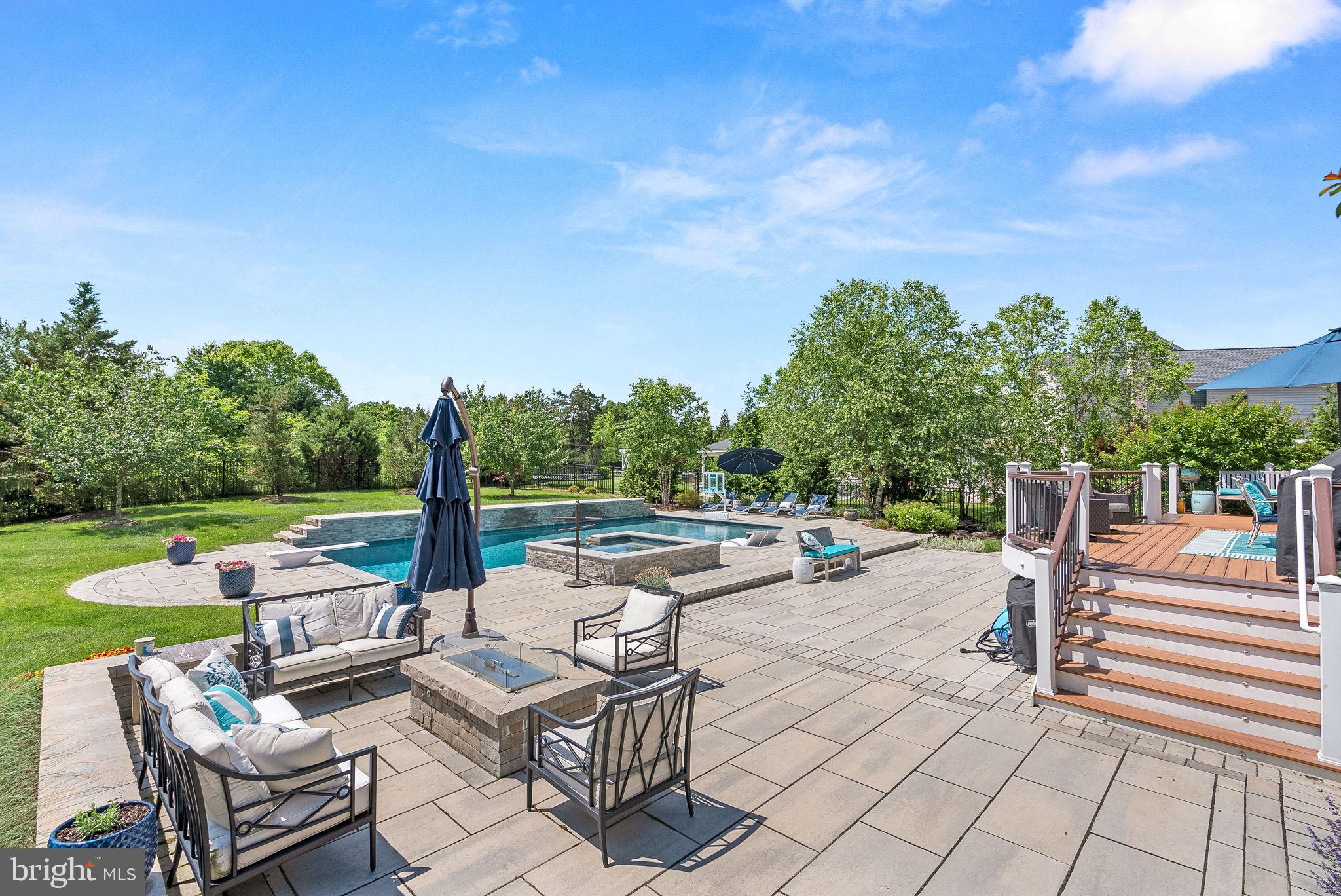 VILLAGE OF WAXPOOL - Residential