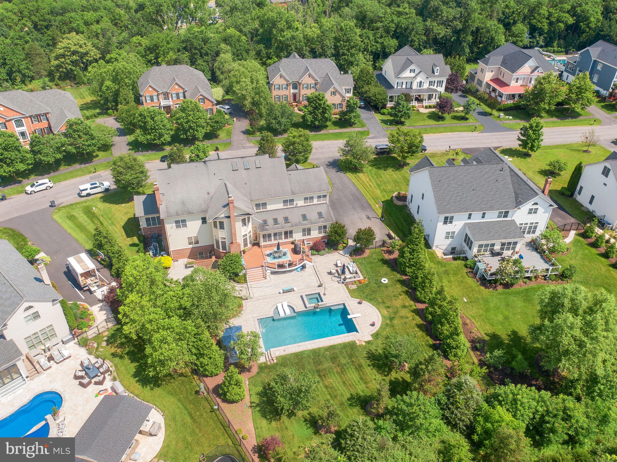 VILLAGE OF WAXPOOL - Residential