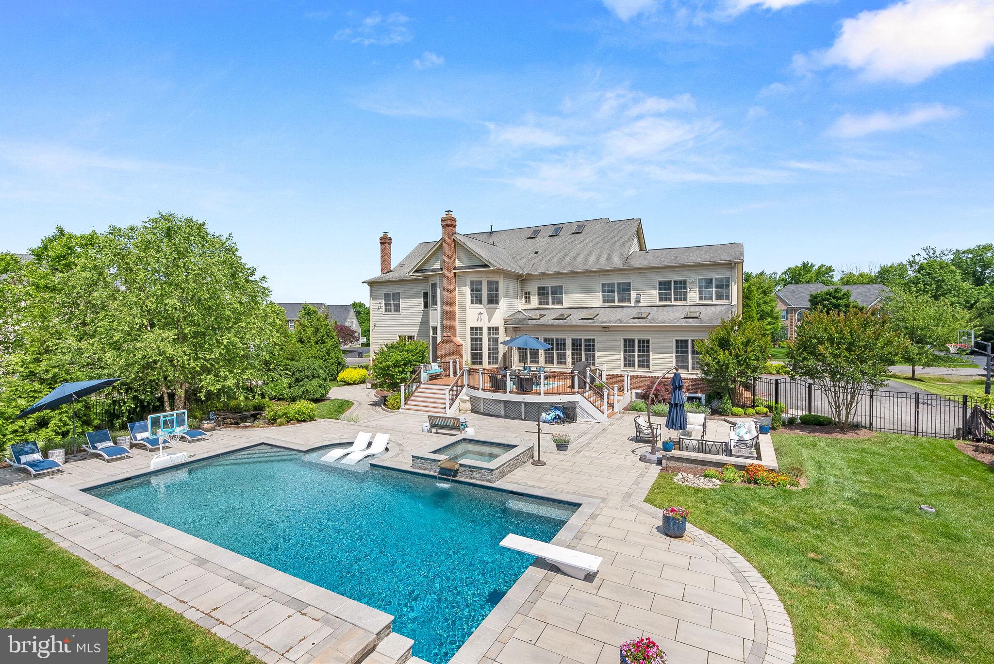 VILLAGE OF WAXPOOL - Residential