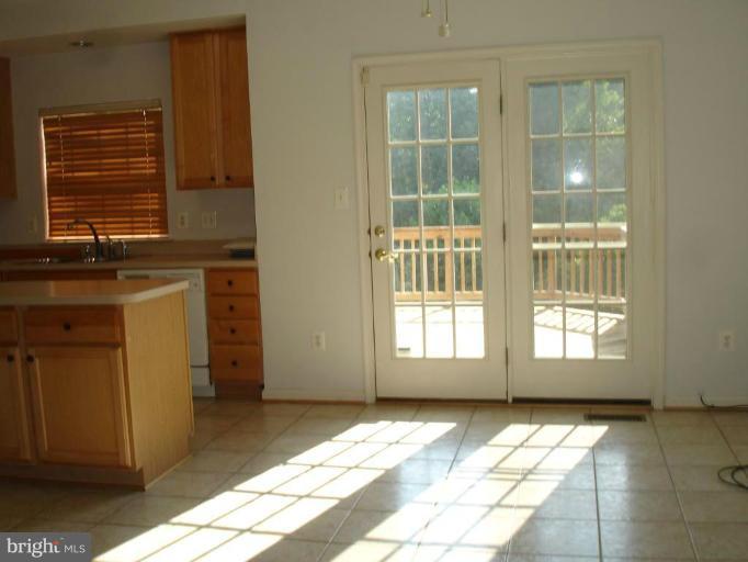 CLOVERLEAF TOWNHOMES - Residential Lease