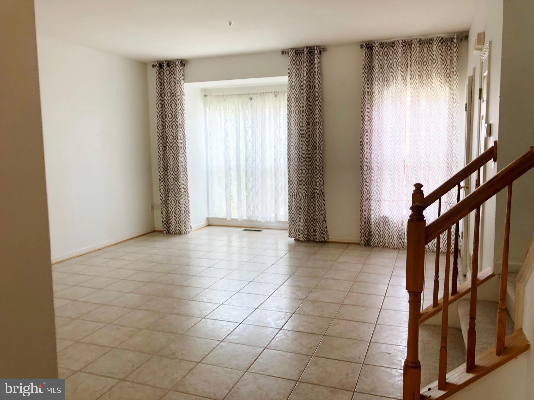 CLOVERLEAF TOWNHOMES - Residential Lease