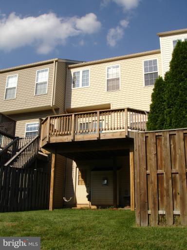 CLOVERLEAF TOWNHOMES - Residential Lease