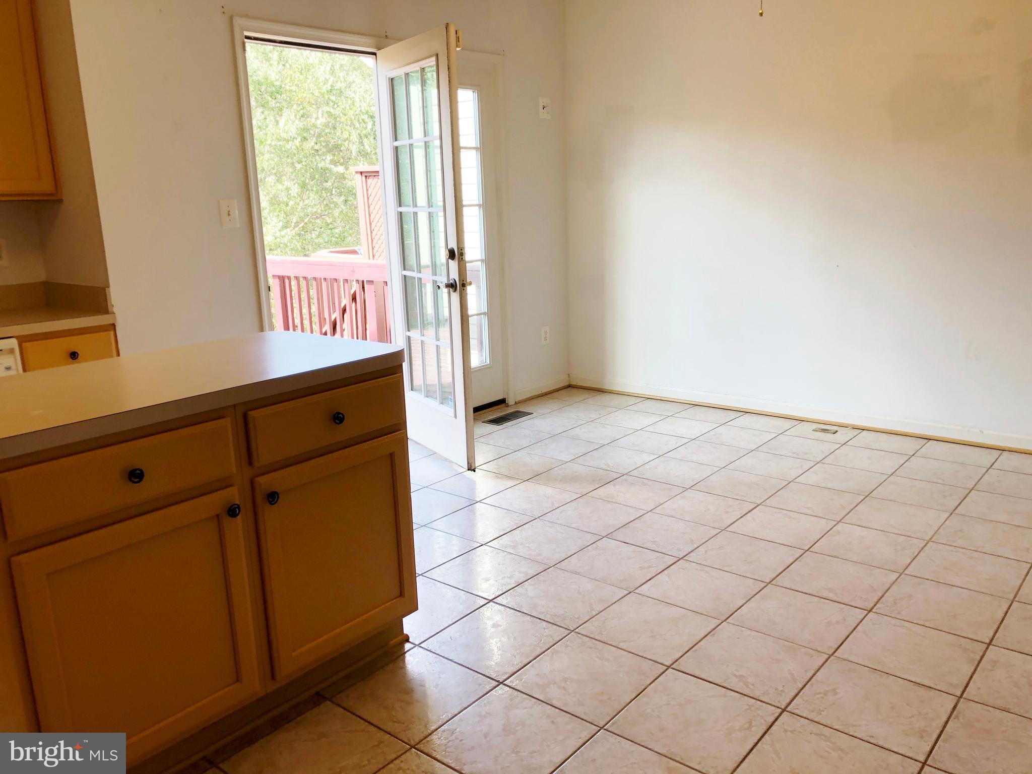 CLOVERLEAF TOWNHOMES - Residential Lease