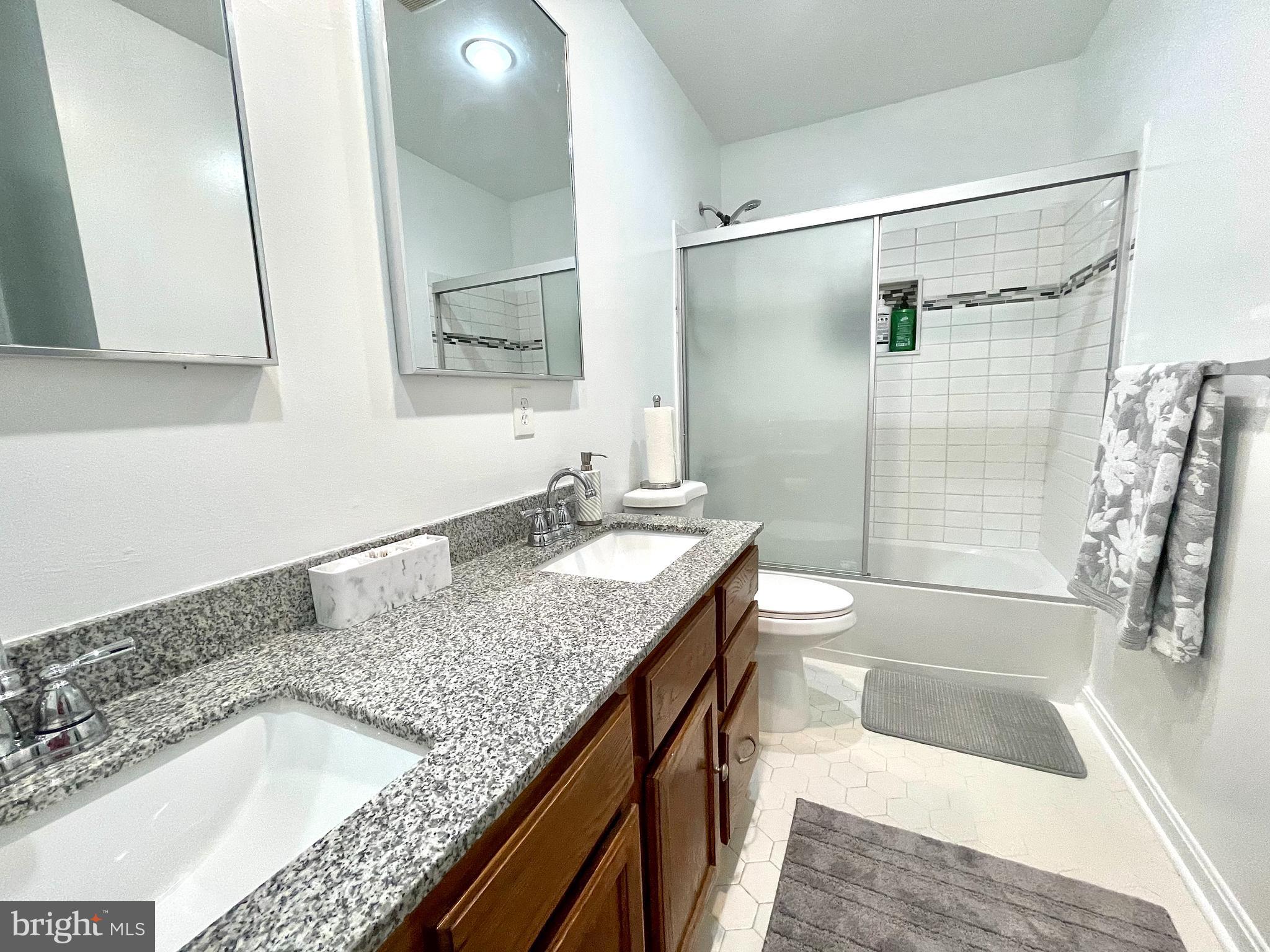 SELBY ON THE BAY - Residential