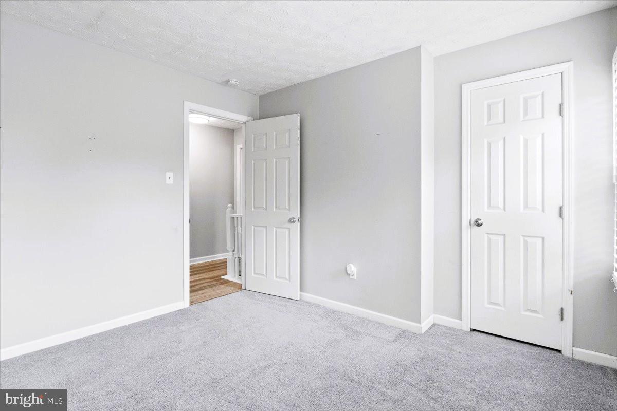 ASHFORD OAKS - Residential