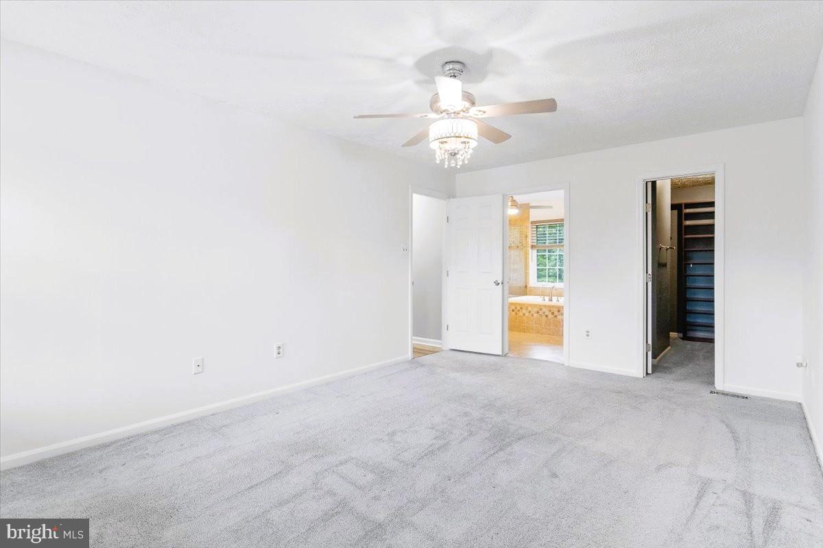 ASHFORD OAKS - Residential