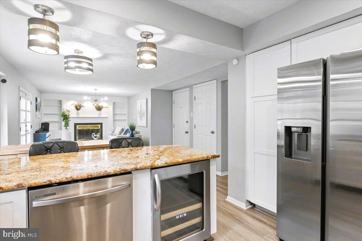 ASHFORD OAKS - Residential