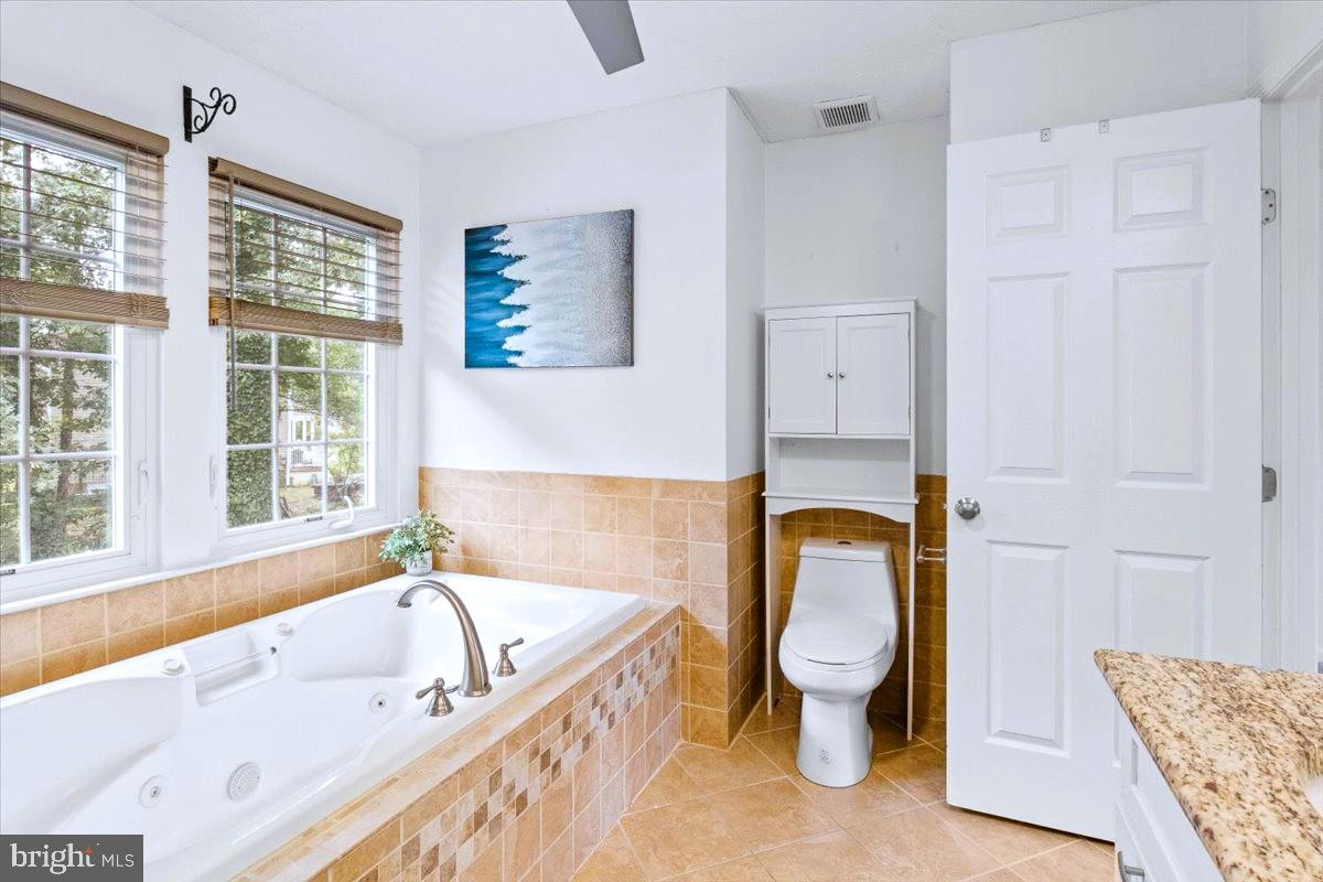 ASHFORD OAKS - Residential