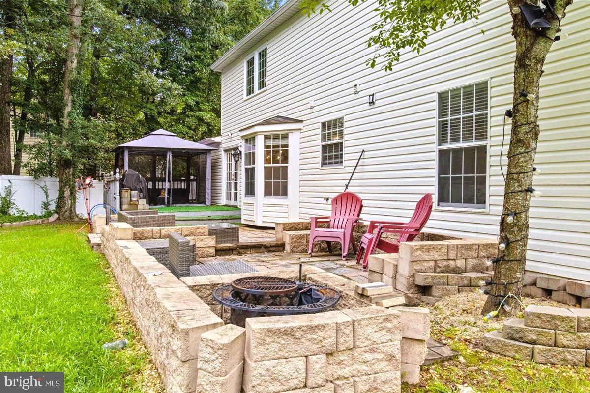 ASHFORD OAKS - Residential