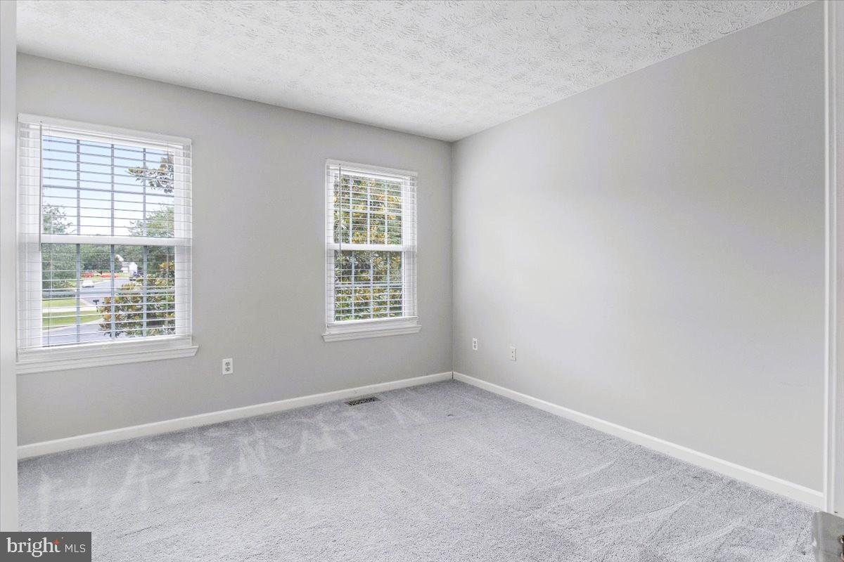 ASHFORD OAKS - Residential