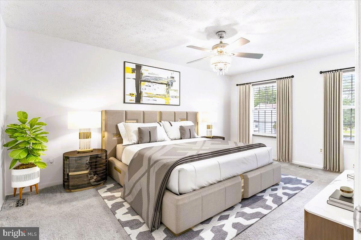 ASHFORD OAKS - Residential