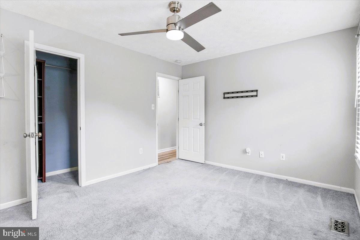 ASHFORD OAKS - Residential