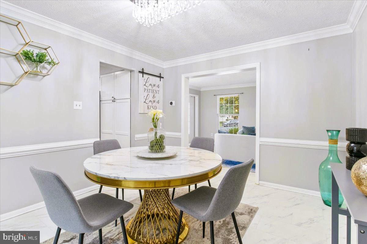 ASHFORD OAKS - Residential