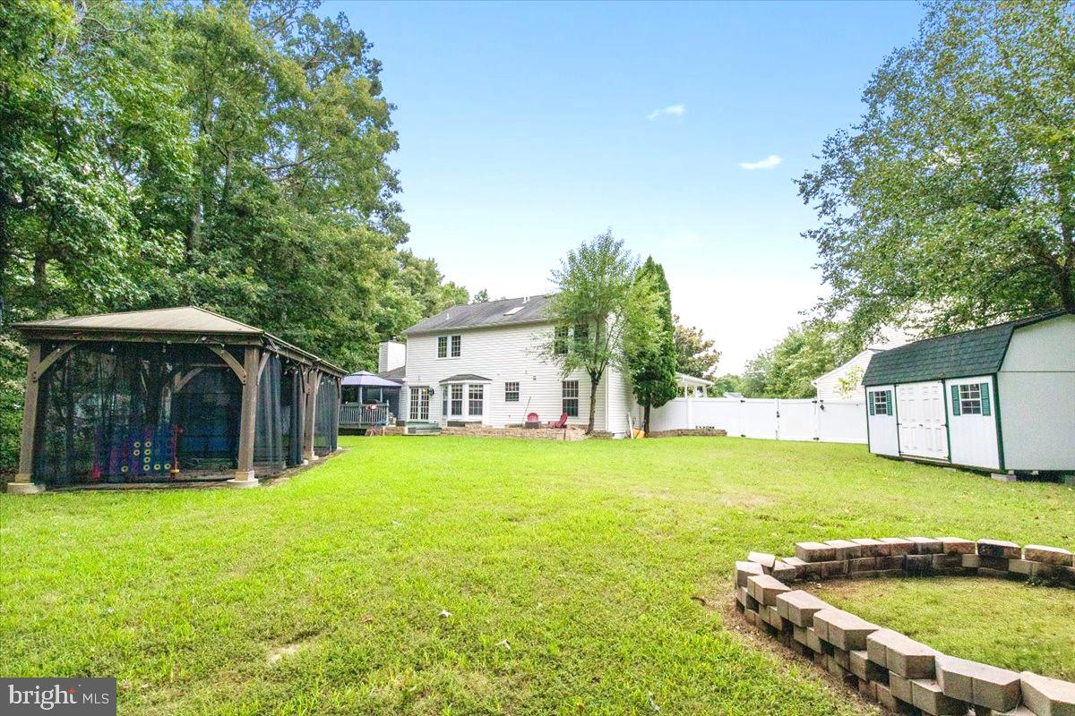 ASHFORD OAKS - Residential