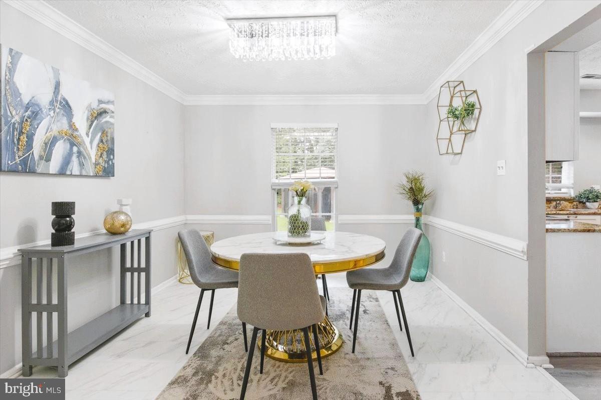 ASHFORD OAKS - Residential