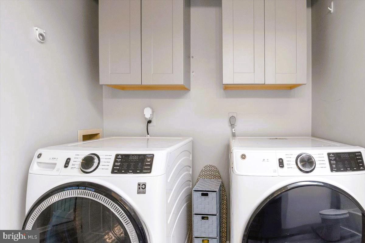 ASHFORD OAKS - Residential