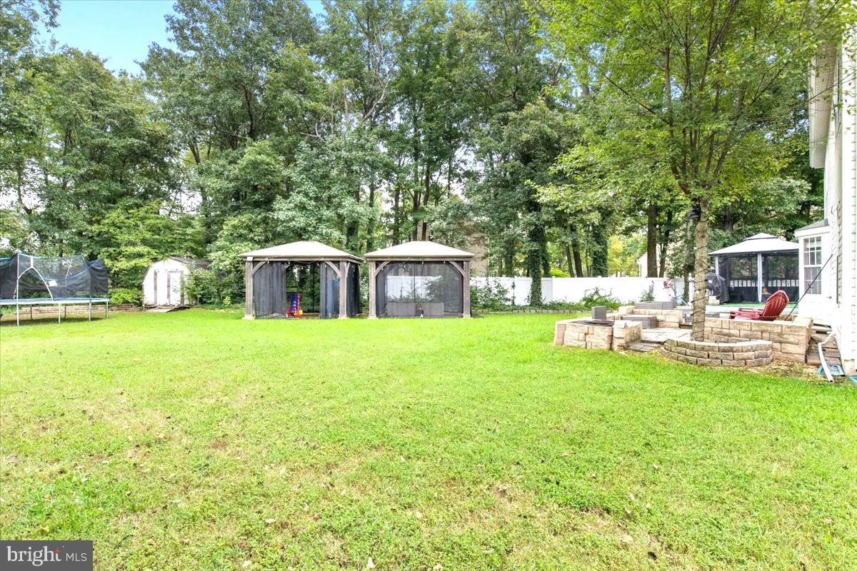 ASHFORD OAKS - Residential