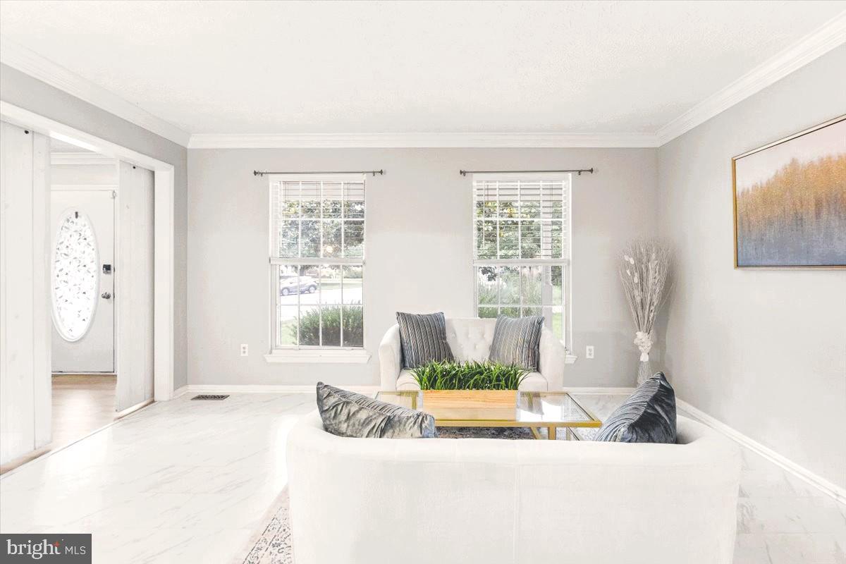 ASHFORD OAKS - Residential